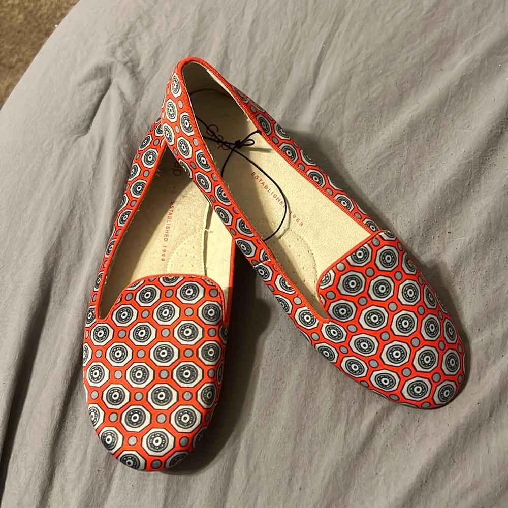 GAP satin geometric slip on flats